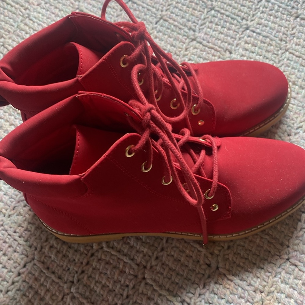 🦊 Newly listed red beauties. EUC